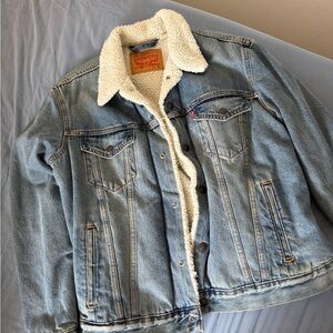 Levi's Blue Denim Trucker Jacket with Cream Sherpa Collar